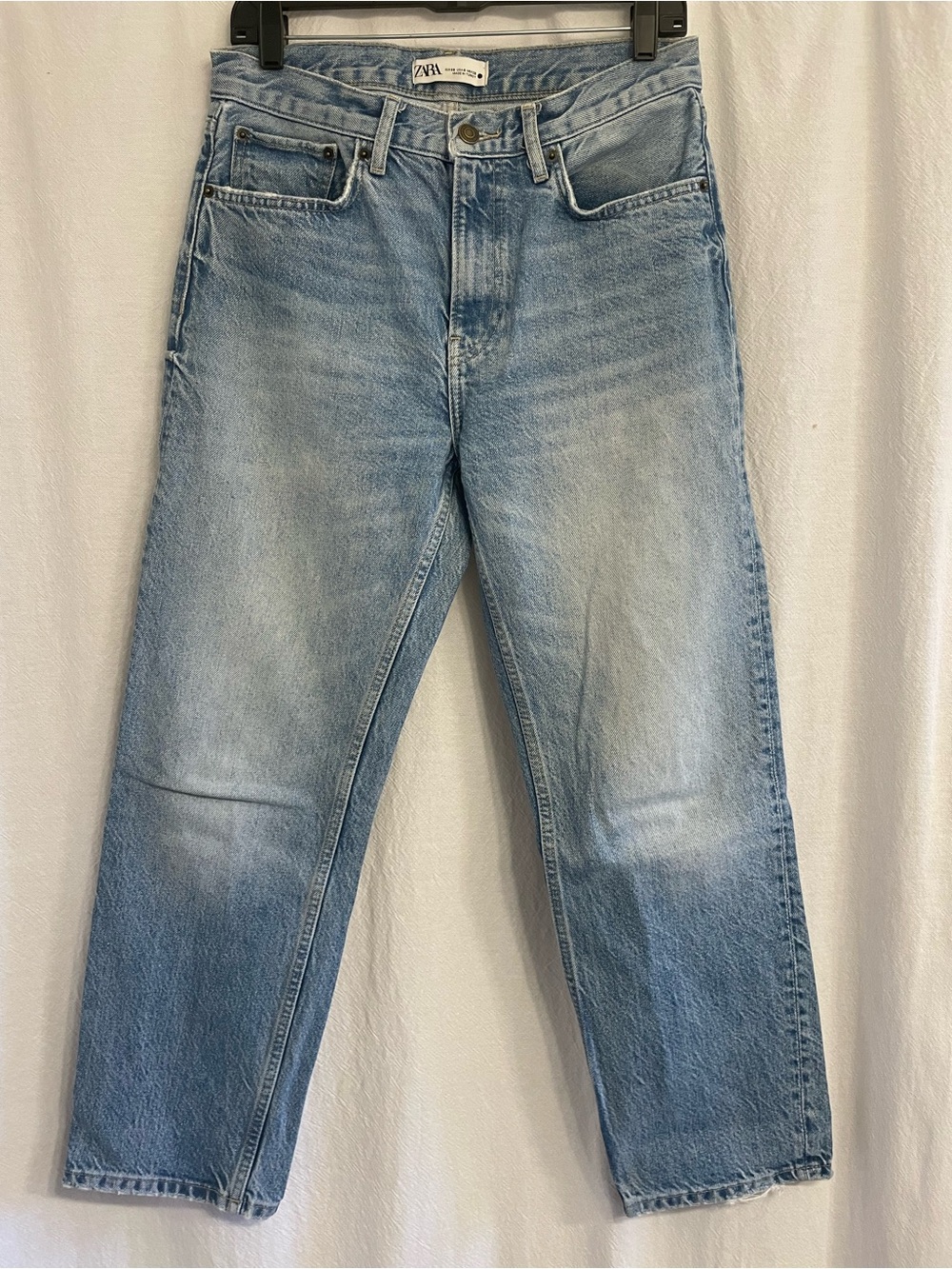 ZARA Light Wash Boyfriend-Fit Women’s Jeans, size 6